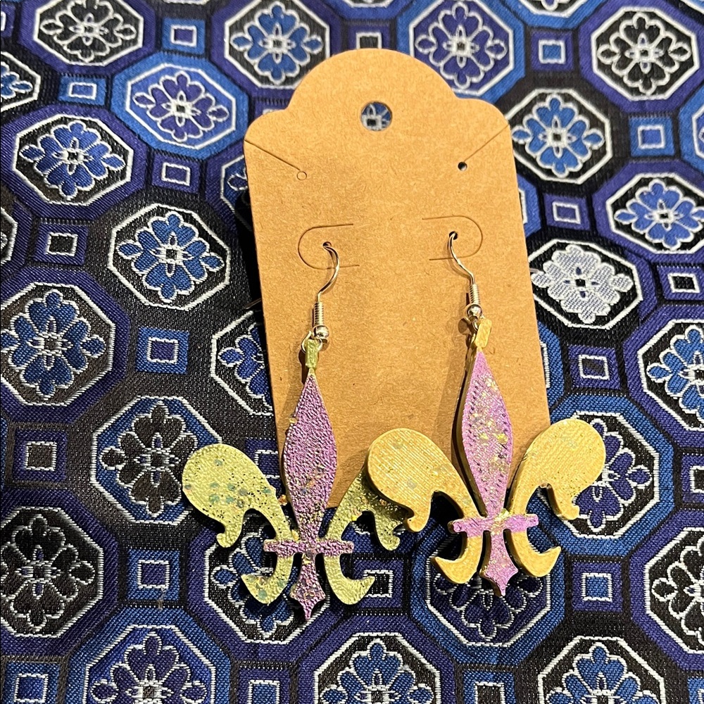 Gold and Purple Fleur-de-Lis Earrings Mardi Gras!